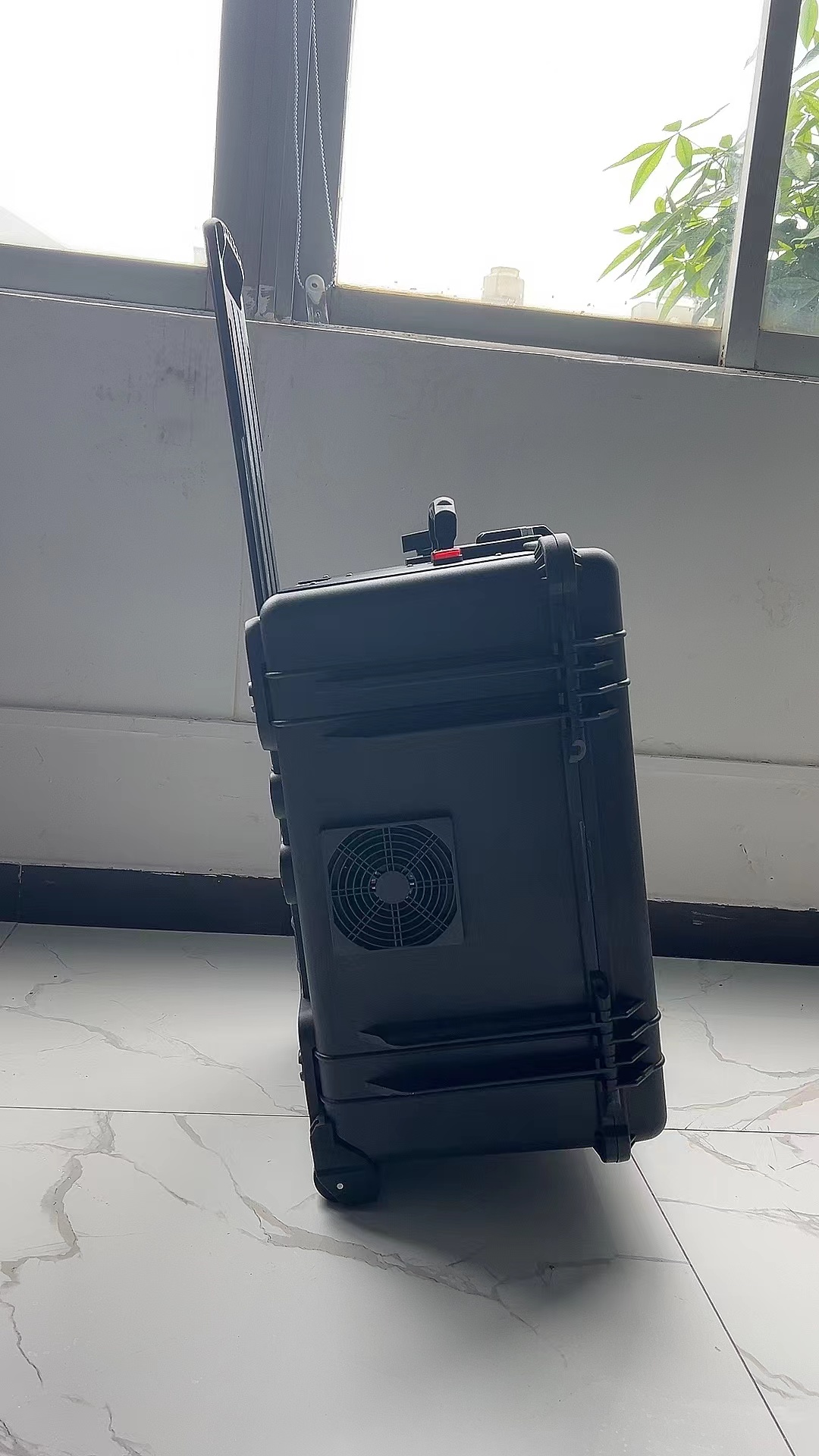 三台手拉箱型移动通信干扰器